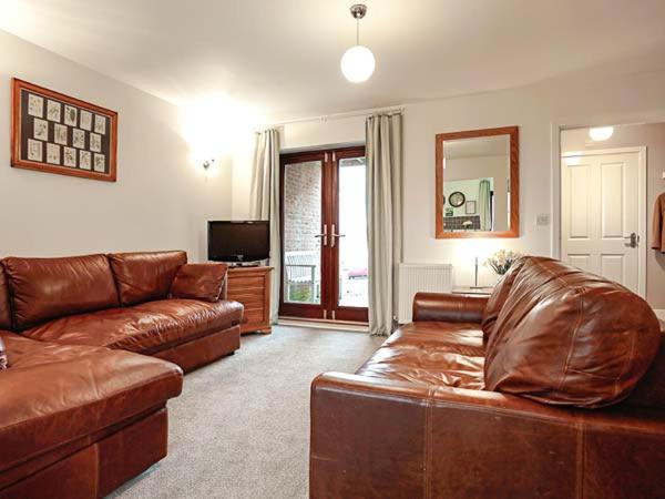 Berry Banks Cottage room 2