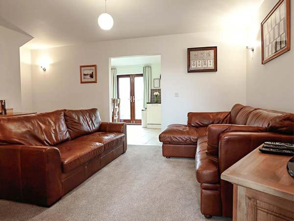 Berry Banks Cottage room 3
